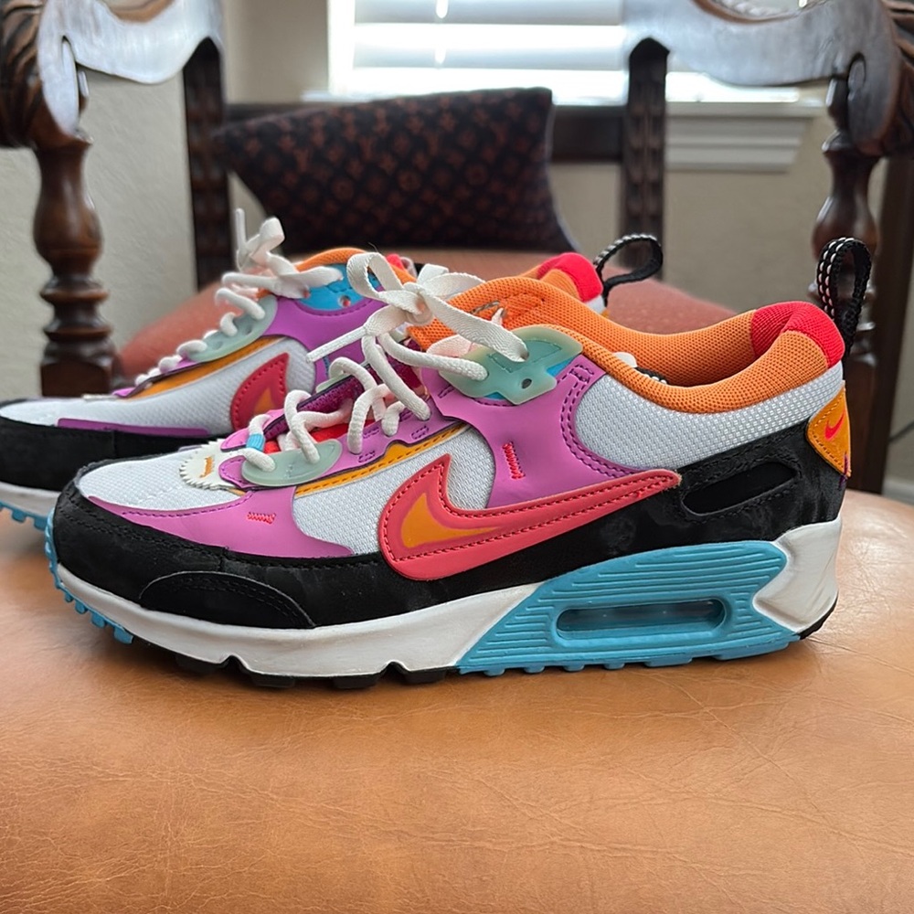 Nike Air Max 90 Futura
Lunar New Year (Women's)